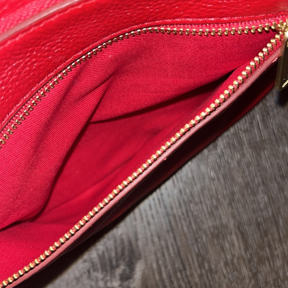 Genuine leather crossbody bag. Red fossil crossbody purse - Picture 5 of 15